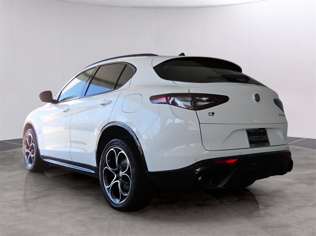 2025 Alfa Romeo Stelvio Sprint Base photo 5