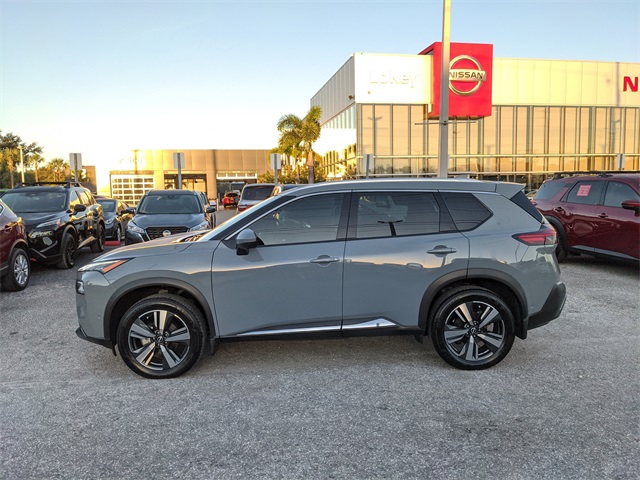 2023 Nissan Rogue SL photo 3