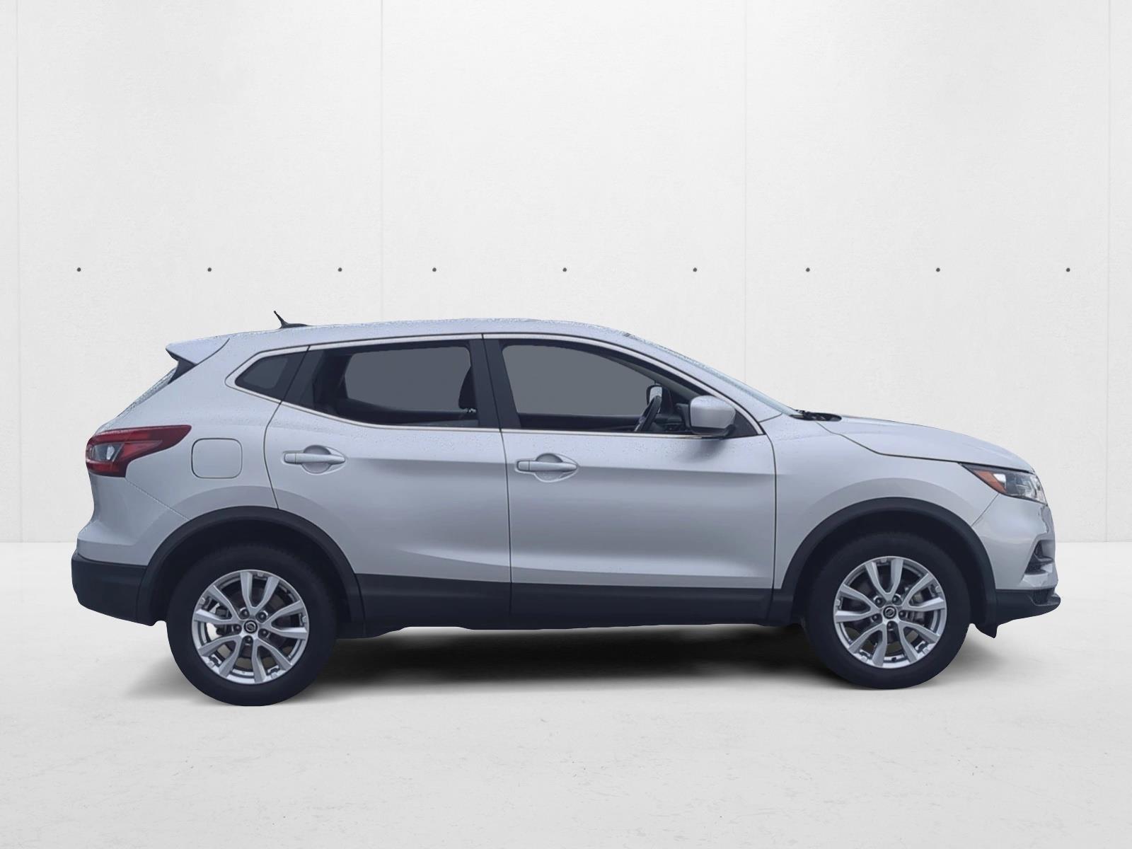 2021 Nissan Rogue Sport S photo 3