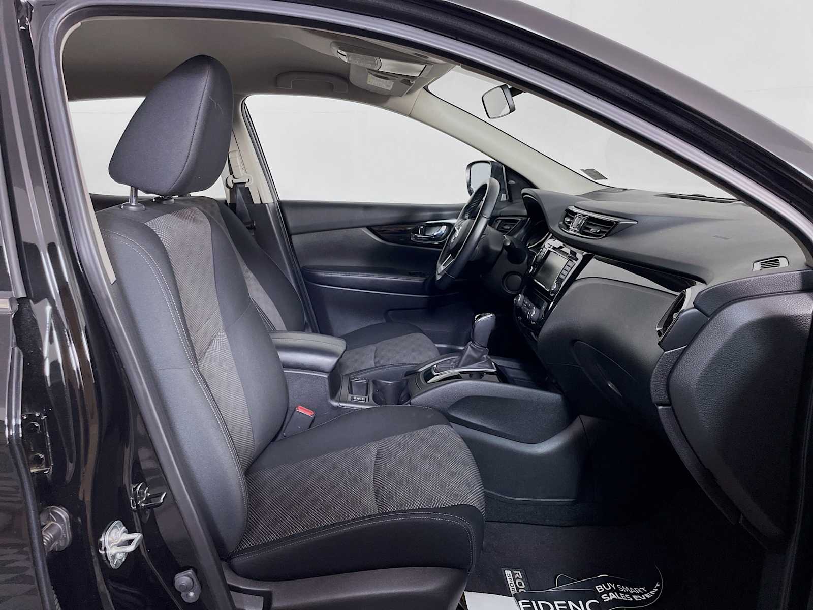 2022 Nissan Rogue Sport SV photo 26