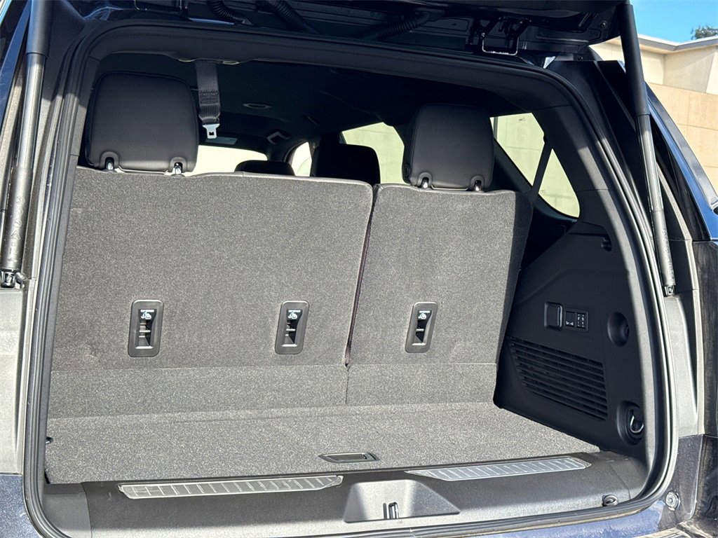 2025 Chevrolet Tahoe Premier photo 5