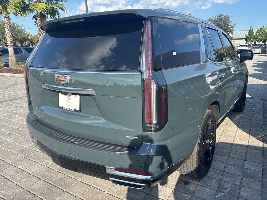 2025 Cadillac Escalade Premium Luxury photo 4