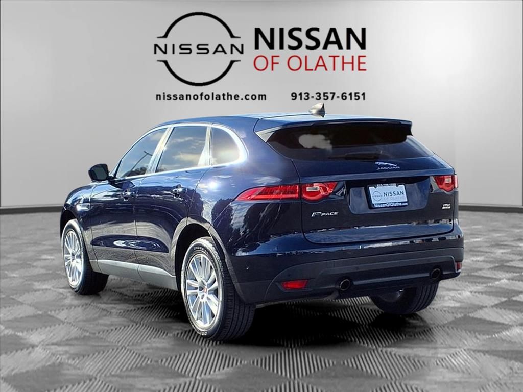 2020 Jaguar F-PACE Prestige photo 3