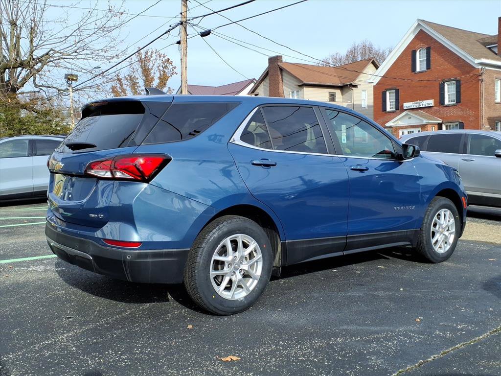 2024 Chevrolet Equinox LT photo 2