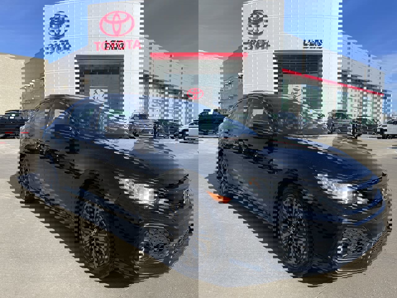 2017 Honda Civic Hatchback EX's photo