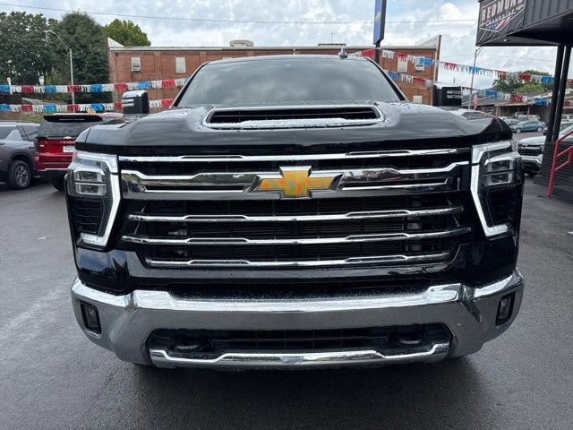 2024 Chevrolet Silverado 2500HD LTZ photo 3