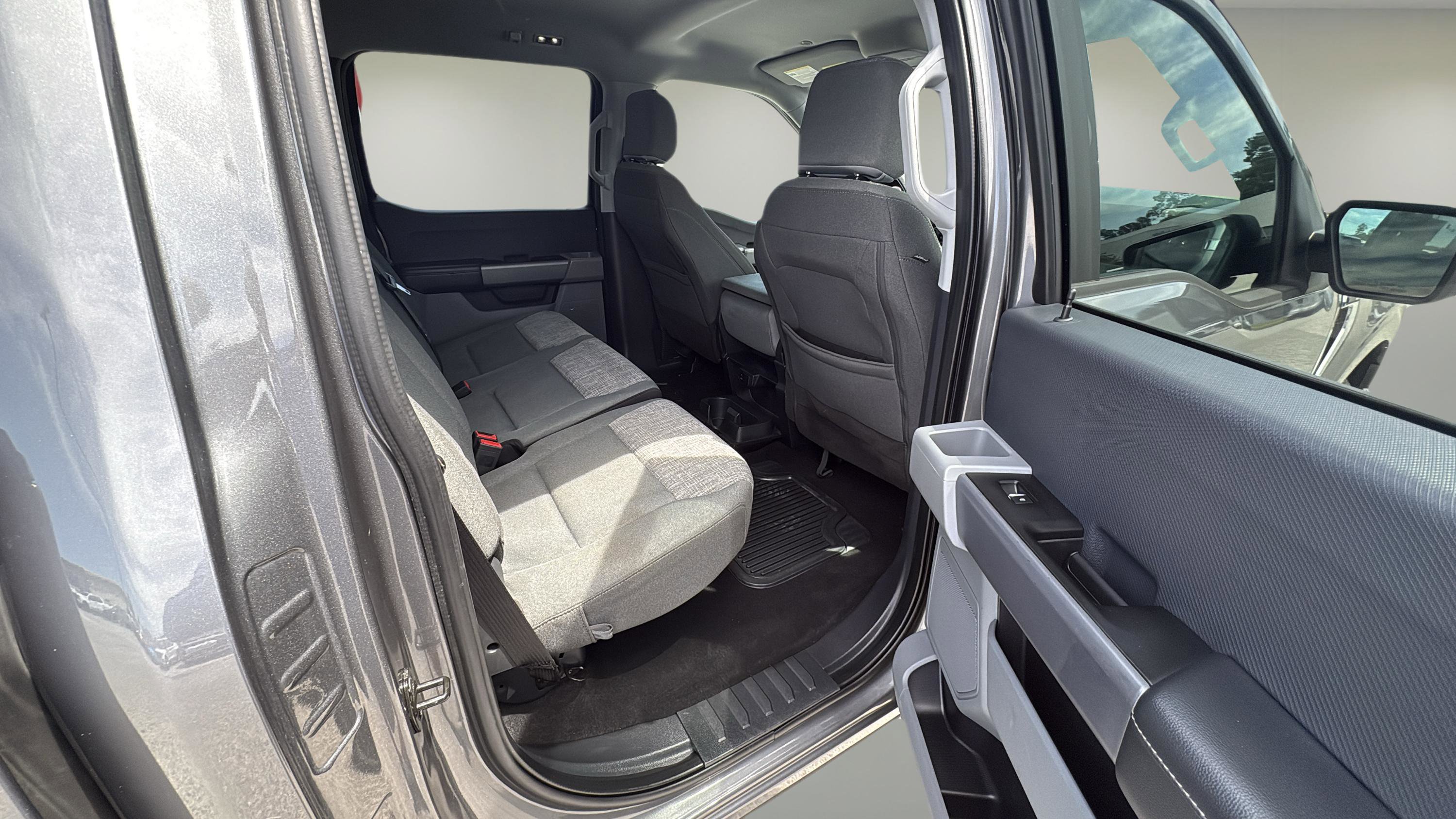 2023 Ford F-150 XLT photo 11