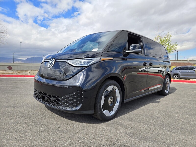 2025 Volkswagen ID. Buzz Pro S photo 2