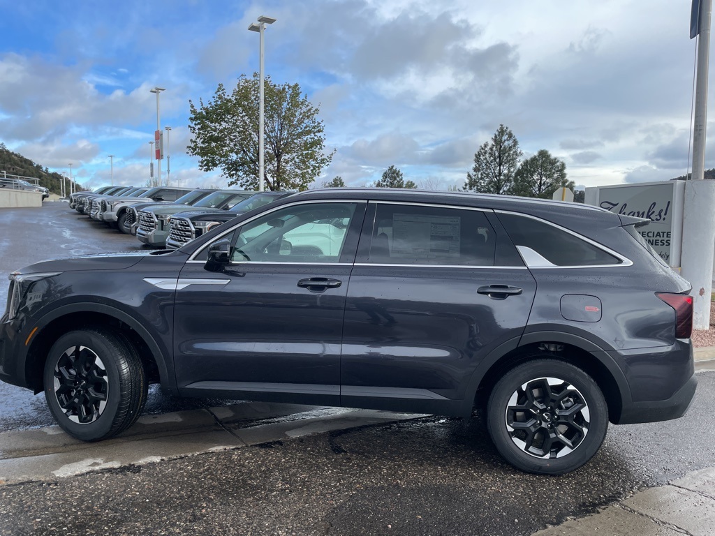 2025 Kia Sorento S photo 10