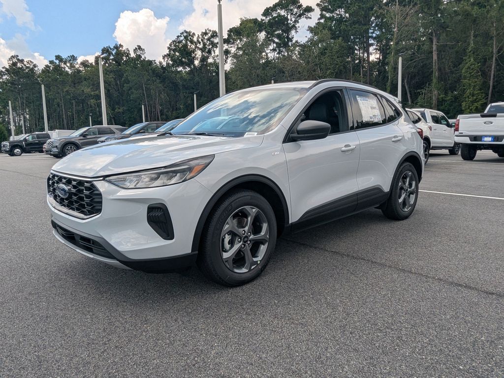 2025 Ford Escape ST-Line photo 4