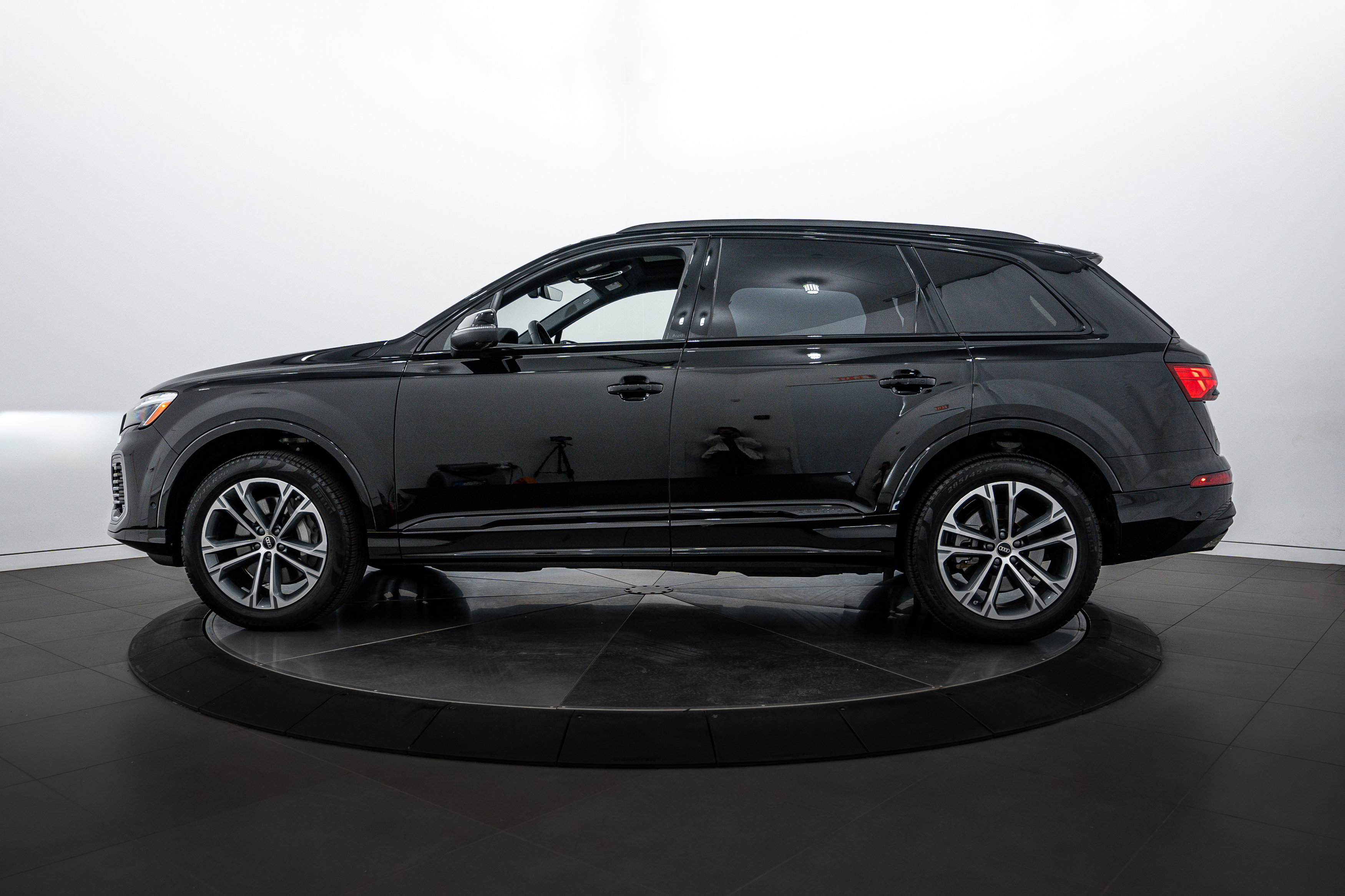 2025 Audi Q7 Premium Plus photo 5