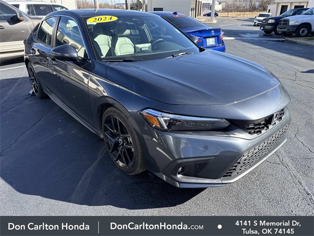 2024 Honda Civic Hatchback Sport Touring's photo