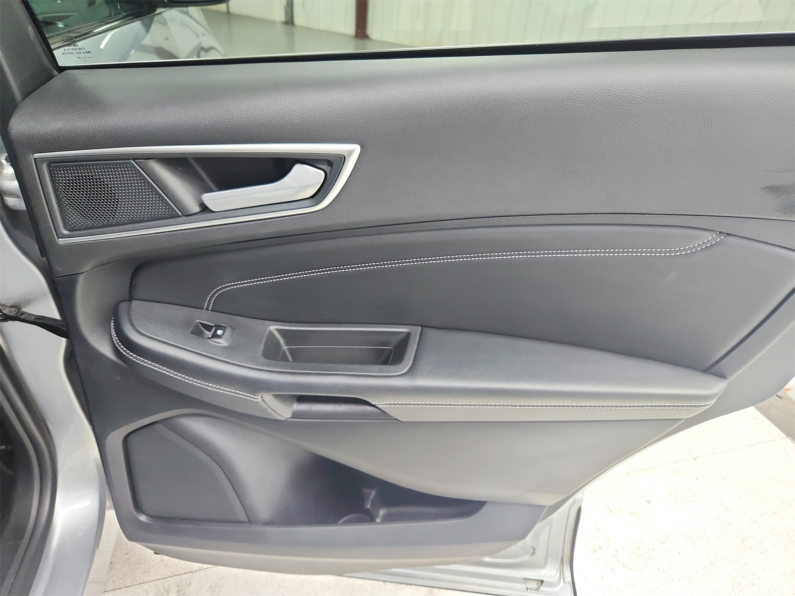 2024 Ford Edge Titanium photo 42
