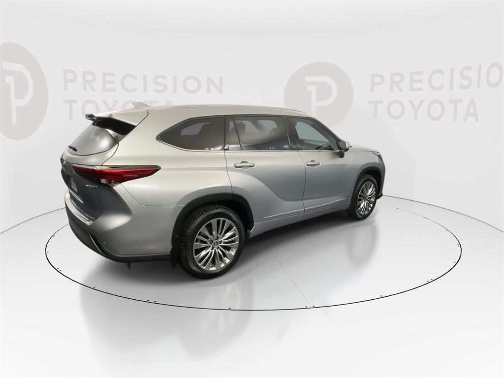 2022 Toyota Highlander Hybrid Platinum photo 18