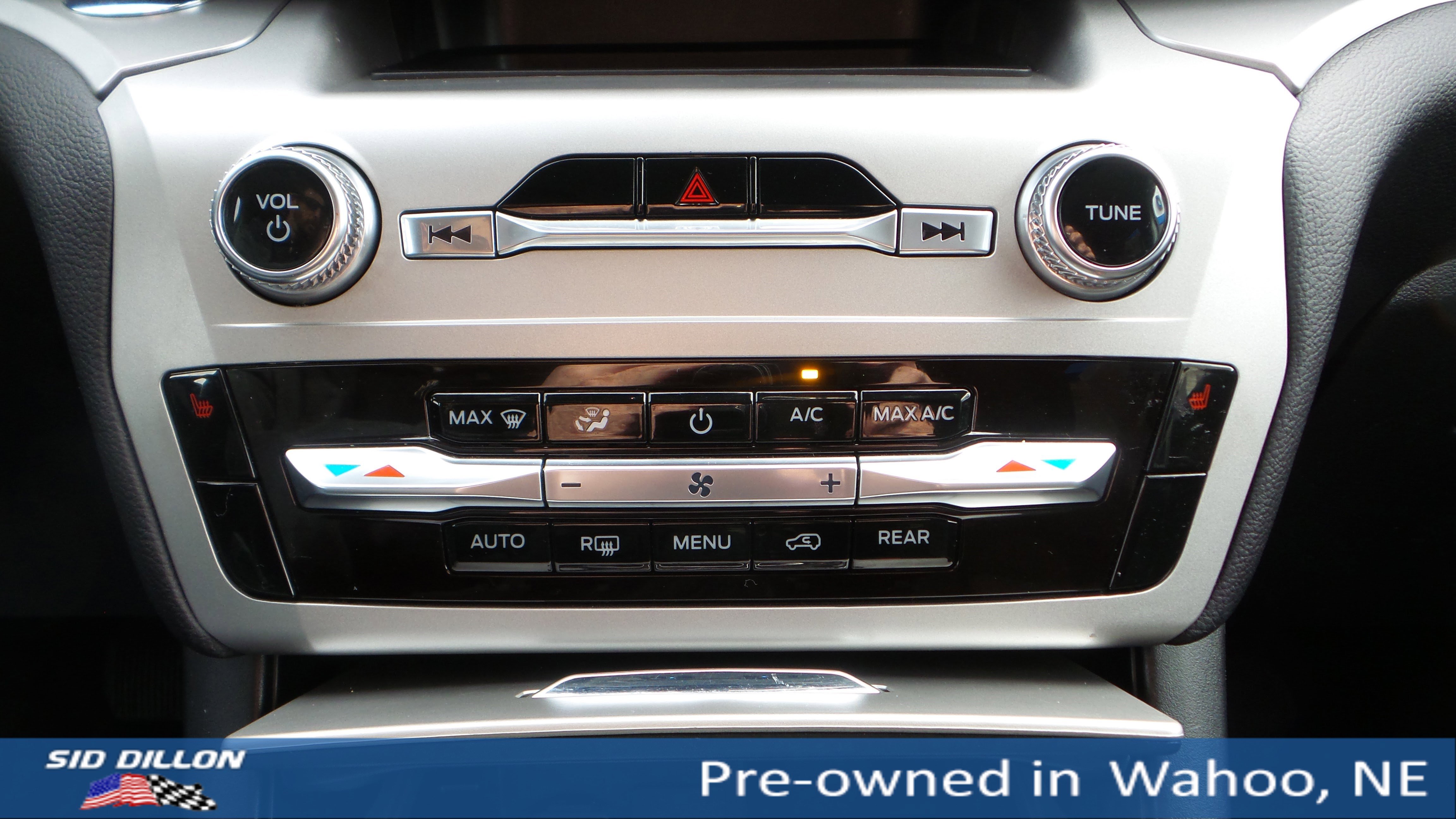 2022 Ford Explorer XLT photo 12