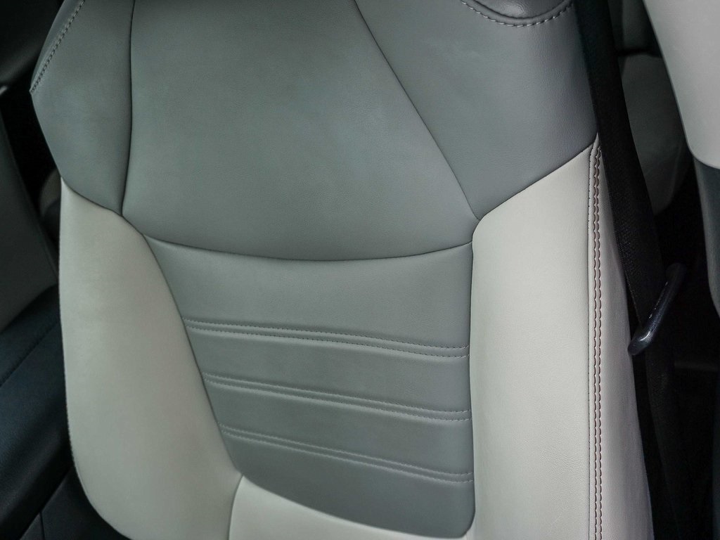 2021 Toyota RAV4 Hybrid Limited photo 17
