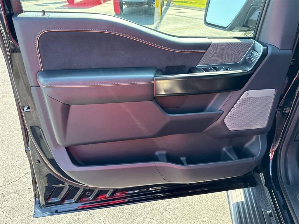 2023 Ford F-150 Platinum photo 9