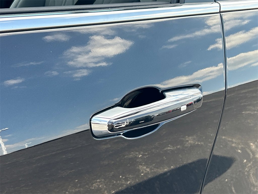 2026 Buick Enclave Avenir photo 12