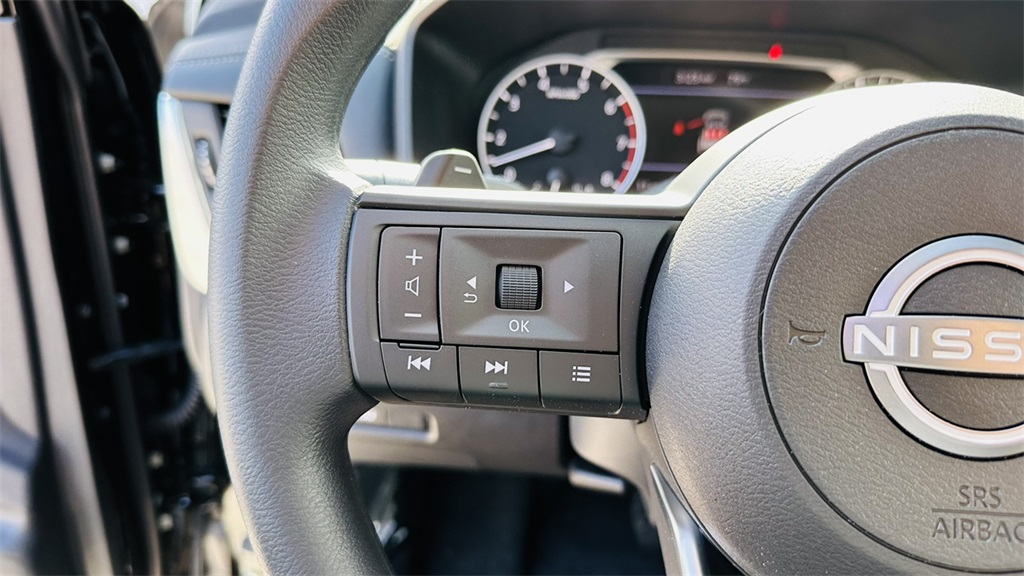 2026 Nissan Rogue S photo 17