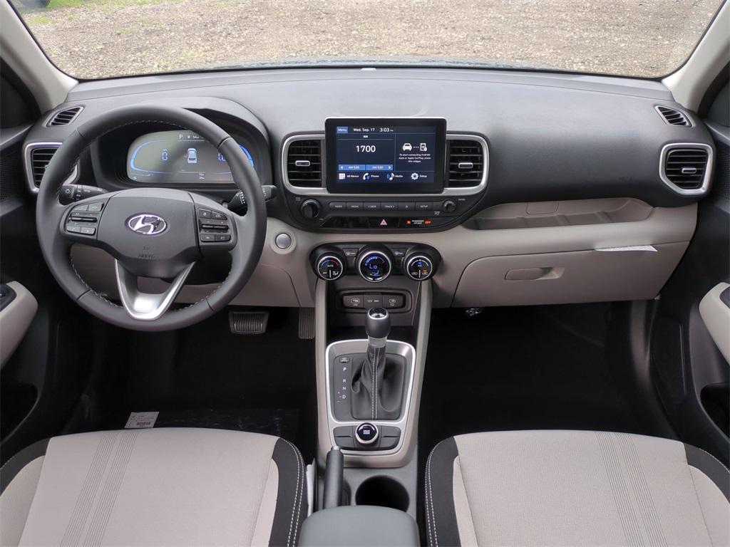 2025 Hyundai Venue SEL photo 10