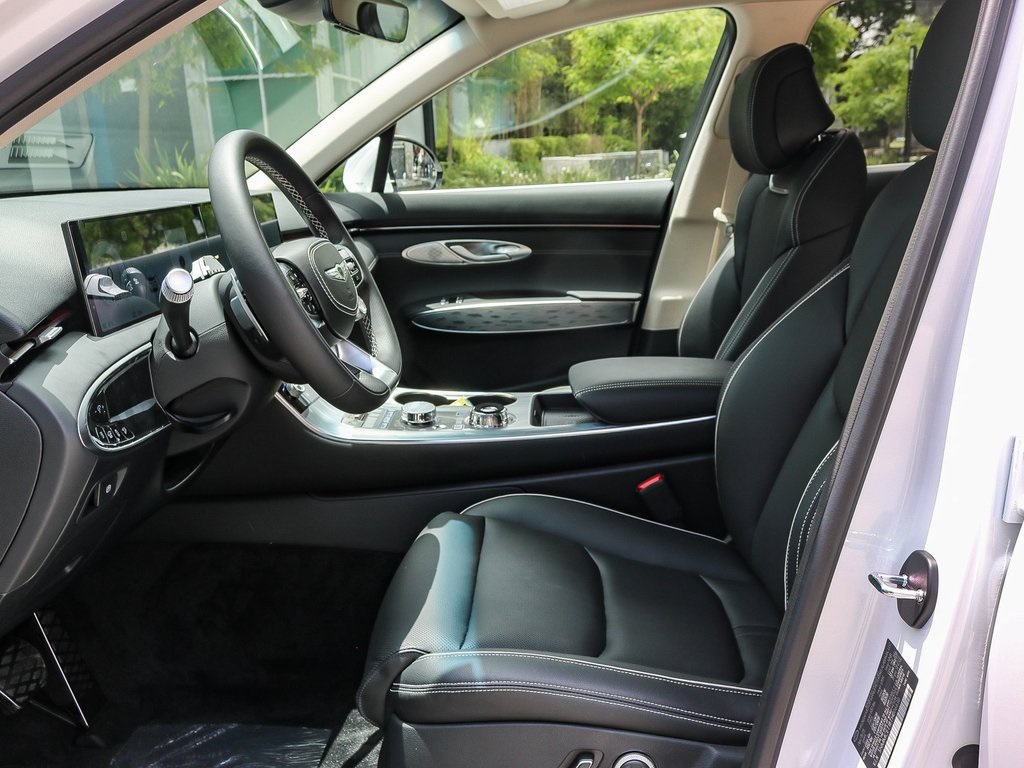 2026 Genesis Electrified GV70 photo 14