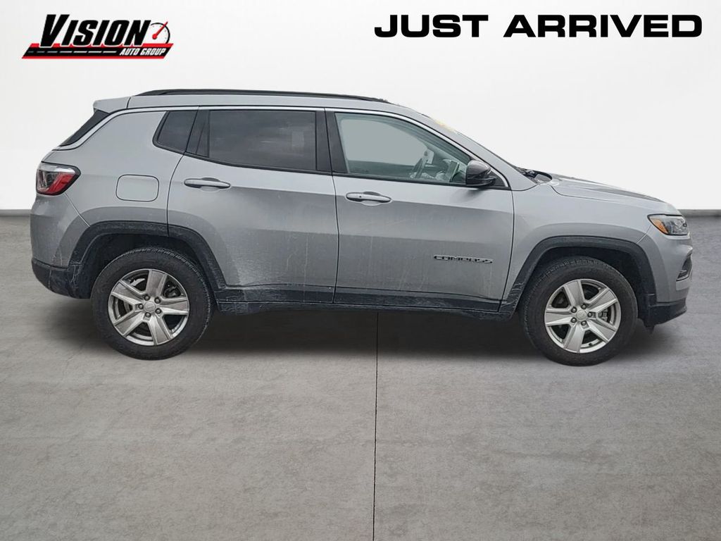 2022 Jeep Compass North Edition Latitude photo 4