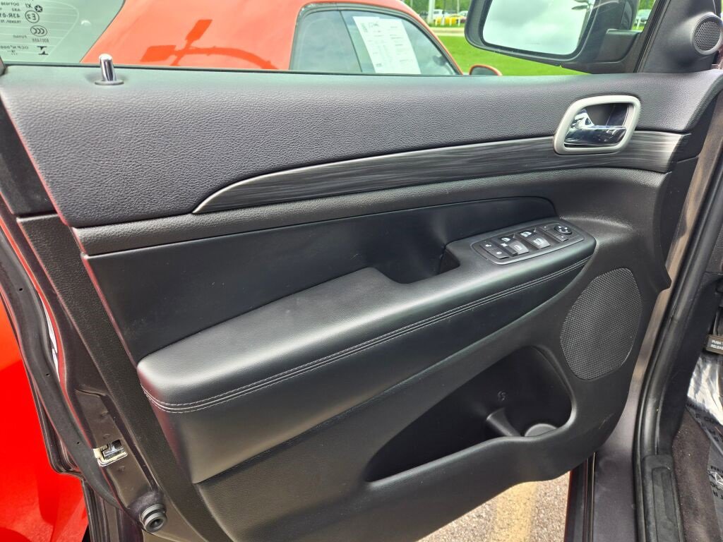 2019 Jeep Grand Cherokee Altitude photo 19
