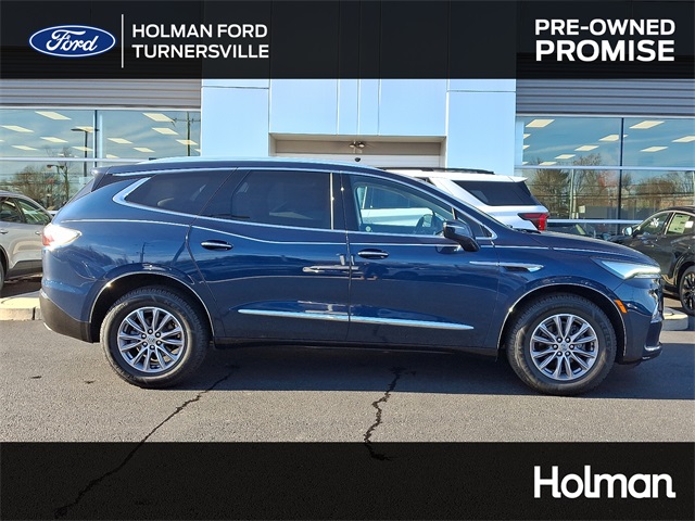 2023 Buick Enclave Essence's photo