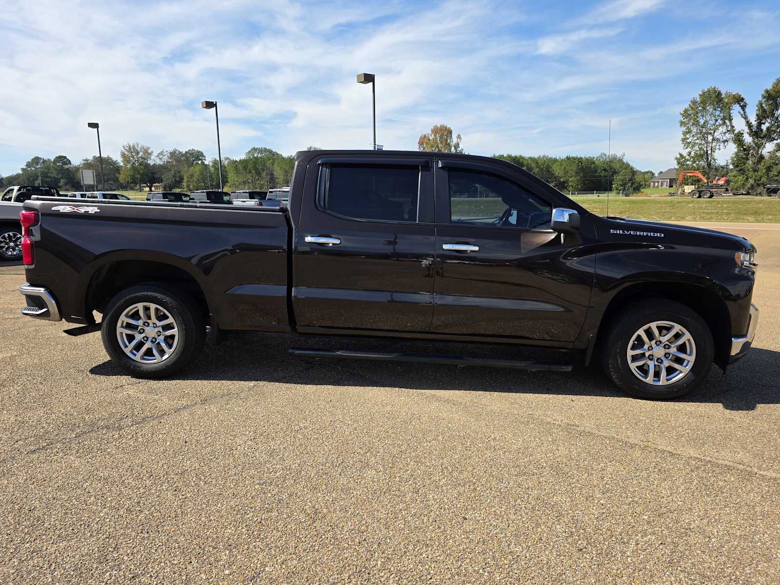 2020 Chevrolet Silverado 1500 LT photo 4