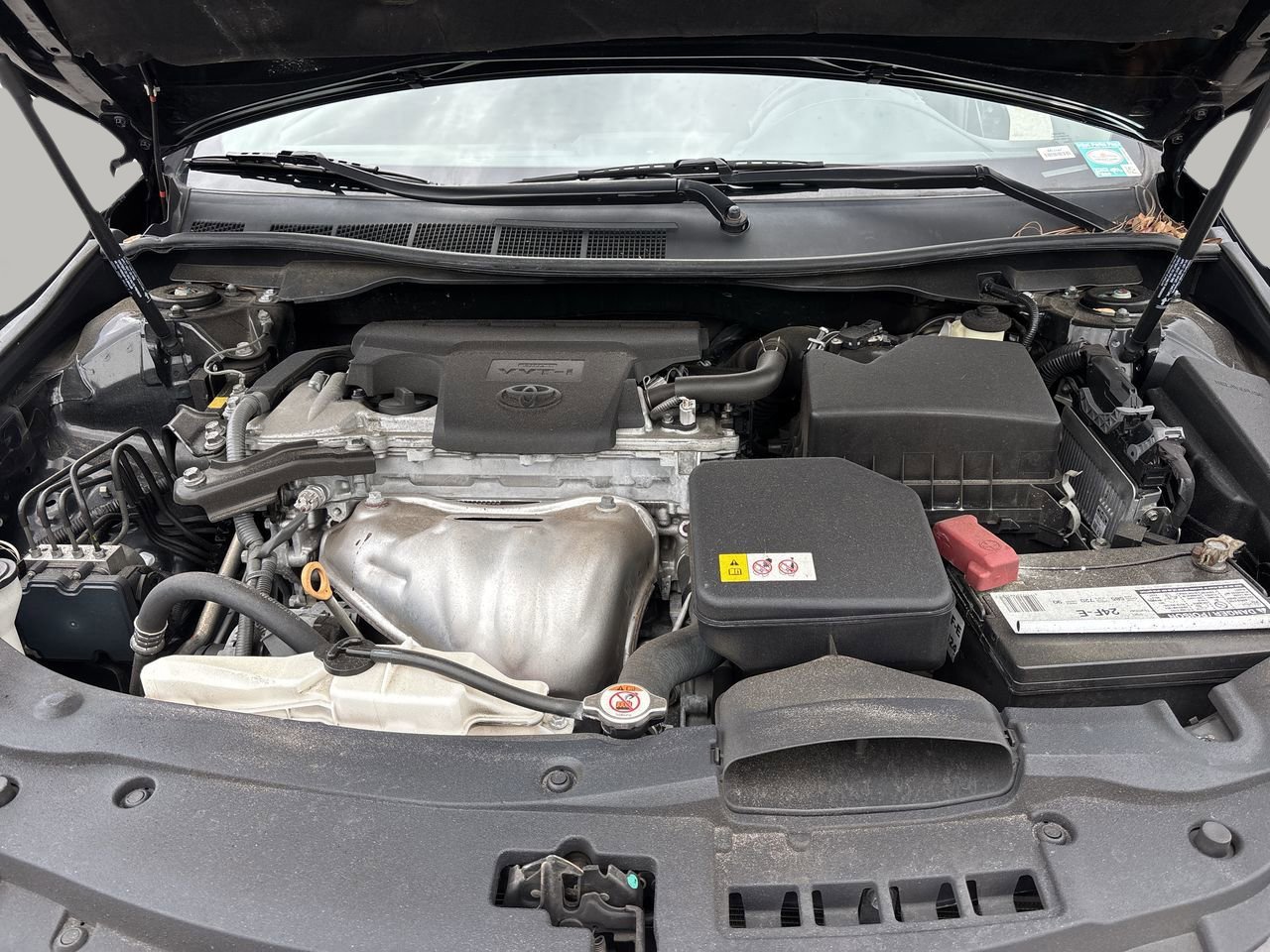 2017 Toyota Camry SE photo 24