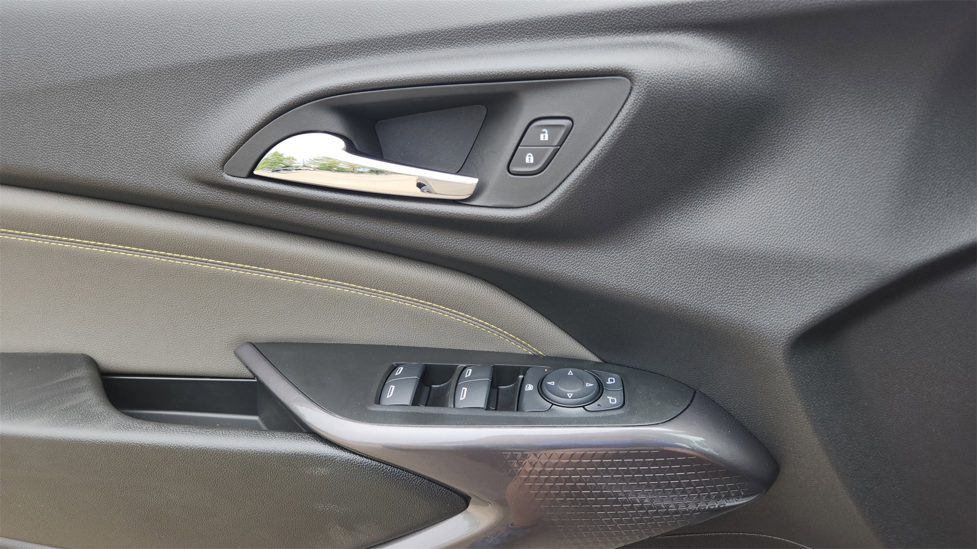 2025 Chevrolet Trax ACTIV photo 15