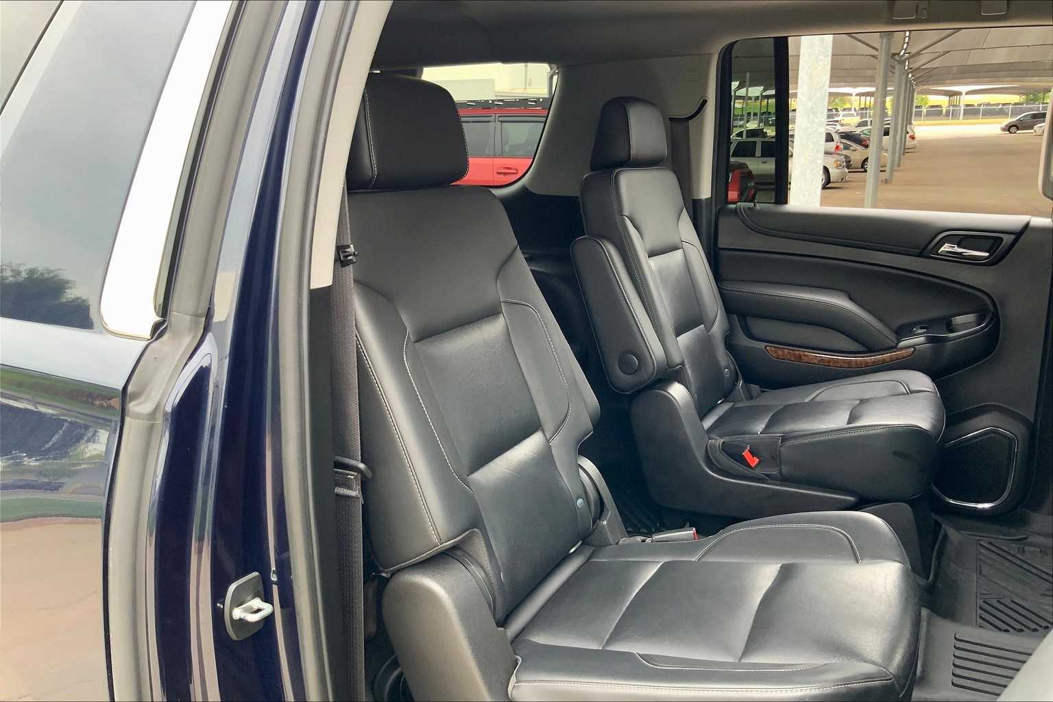2020 Chevrolet Suburban Premier photo 16