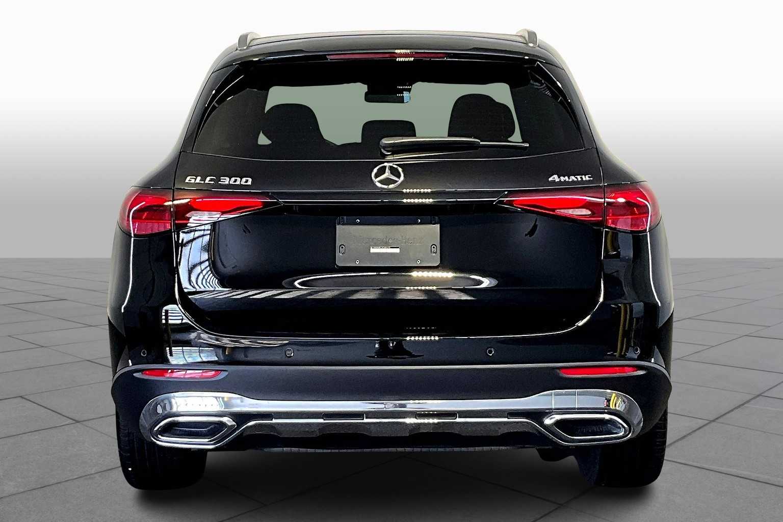 2025 Mercedes Benz GLC 300 4MATIC photo 4