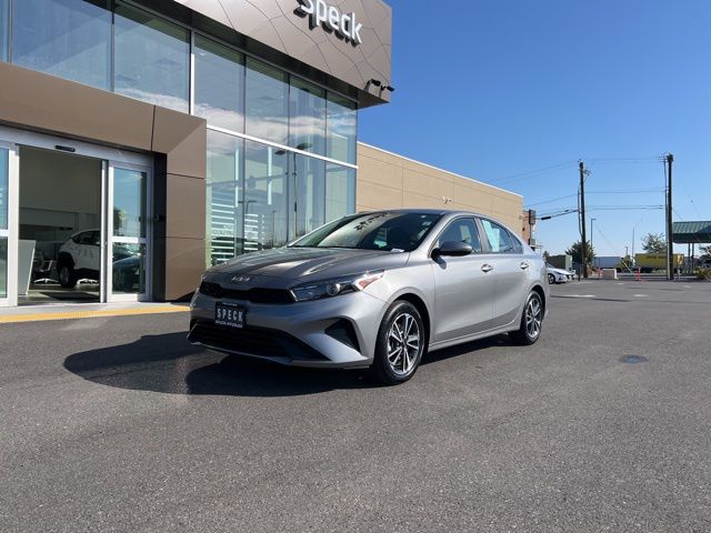 2023 Kia Forte LXS photo 2