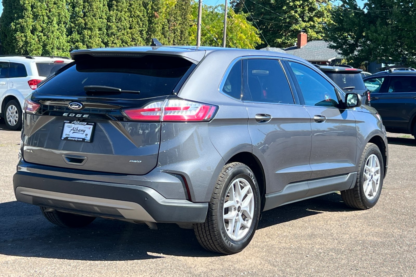 2023 Ford Edge SEL photo 3