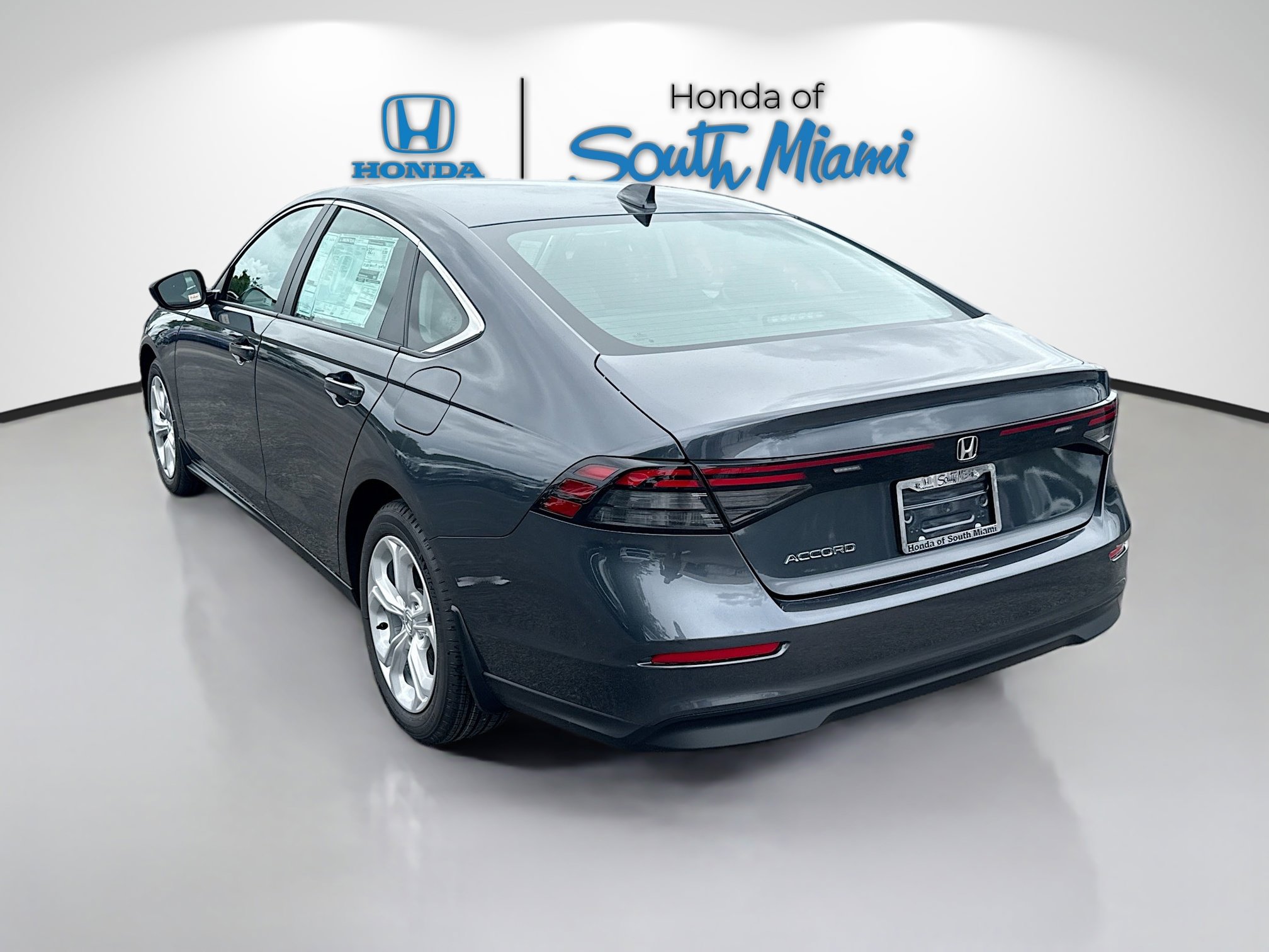 2025 Honda Accord LX photo 4