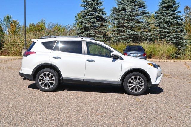 2018 Toyota RAV4 Limited photo 2