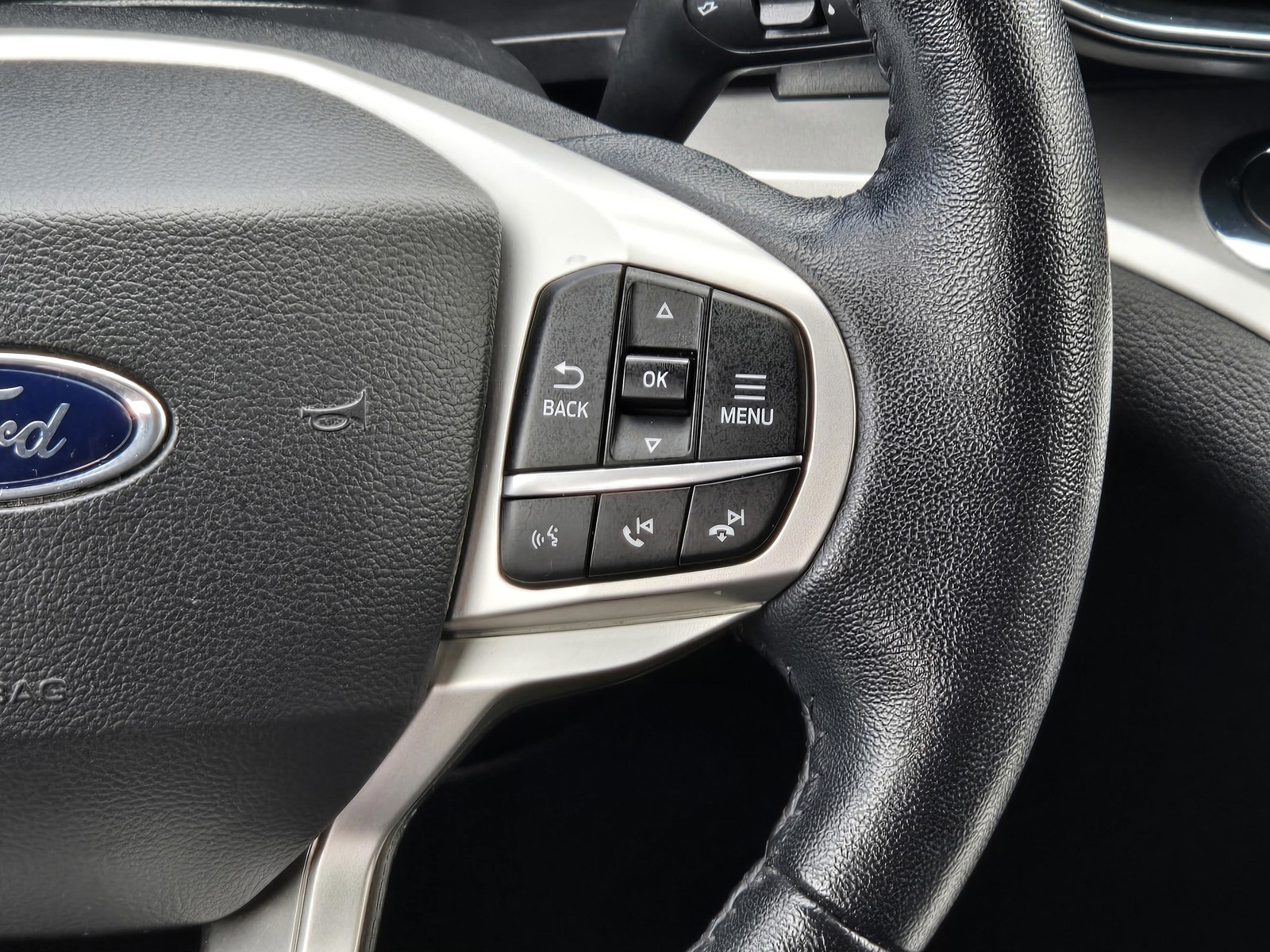 2022 Ford Explorer XLT photo 17