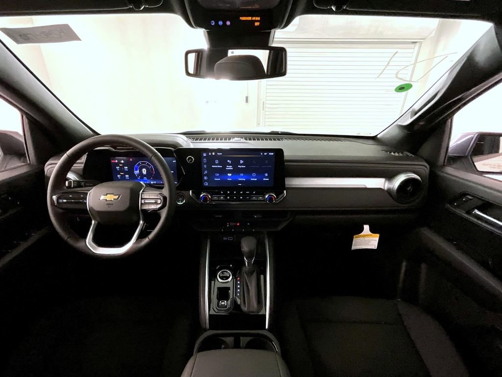 2025 Chevrolet Colorado Work Truck LT photo 11