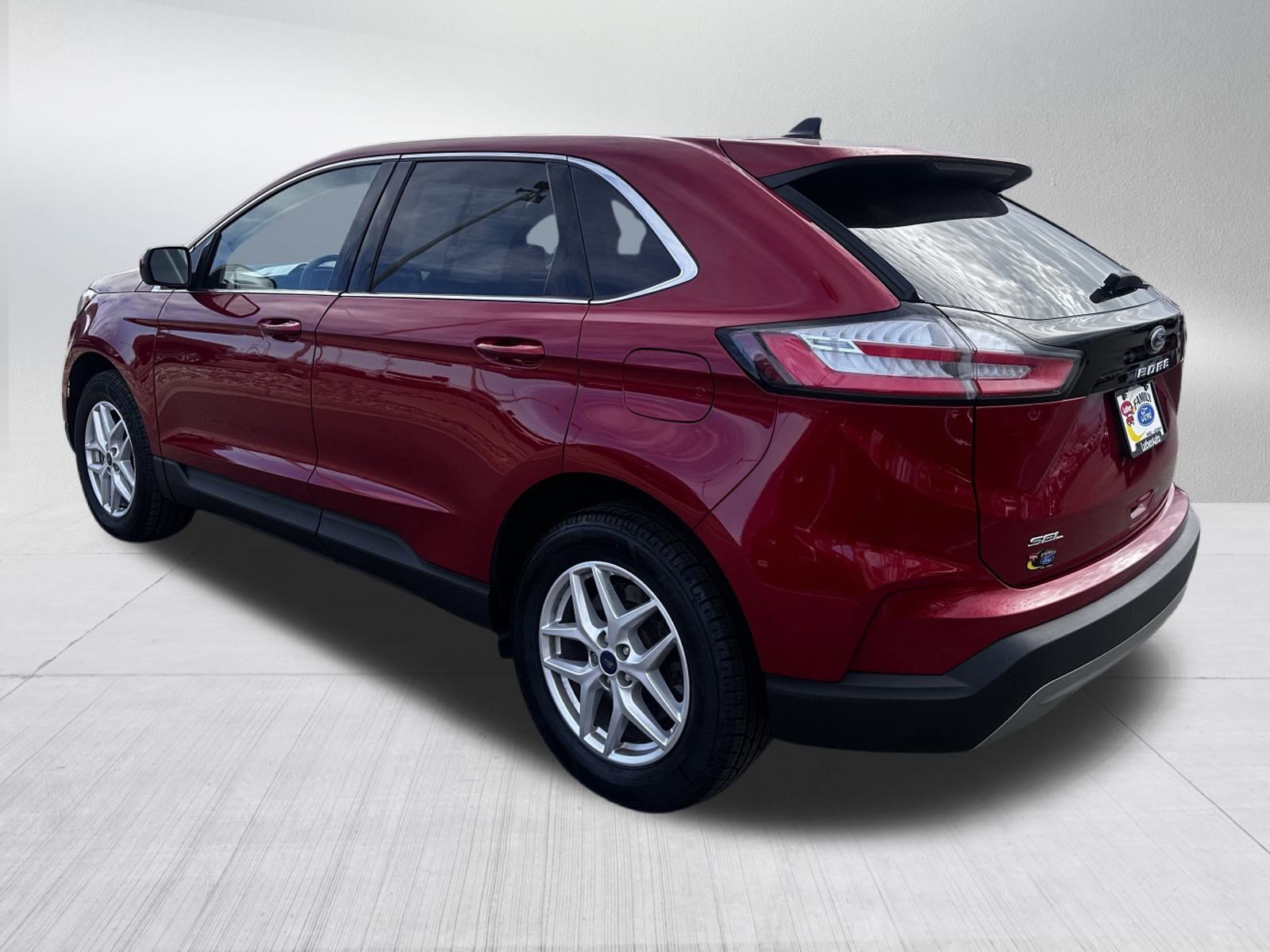 2022 Ford Edge SEL photo 4