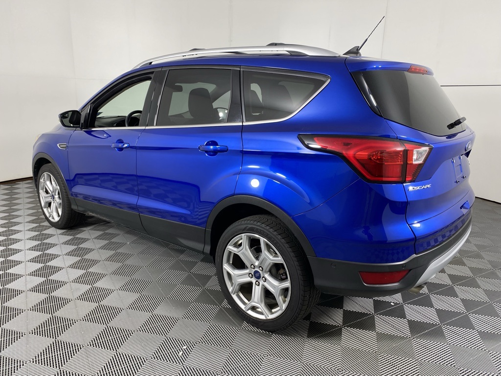 2019 Ford Escape Titanium photo 2
