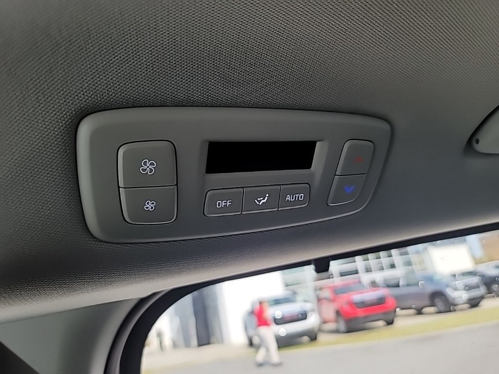 2025 Kia Carnival SX Prestige photo 10