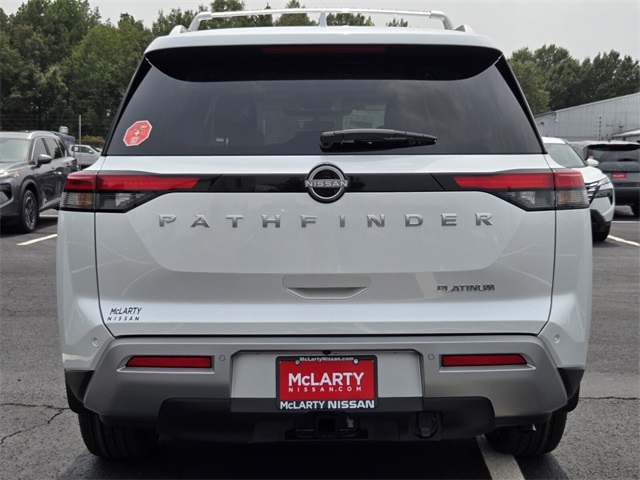 2025 Nissan Pathfinder Platinum photo 4