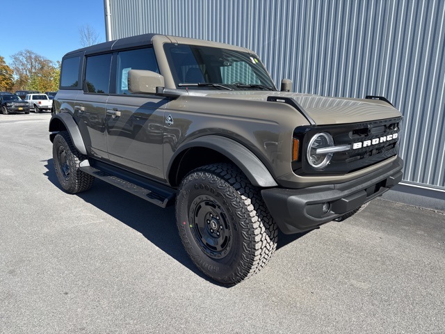 2025 Ford Bronco 4-Door Outer Banks's photo