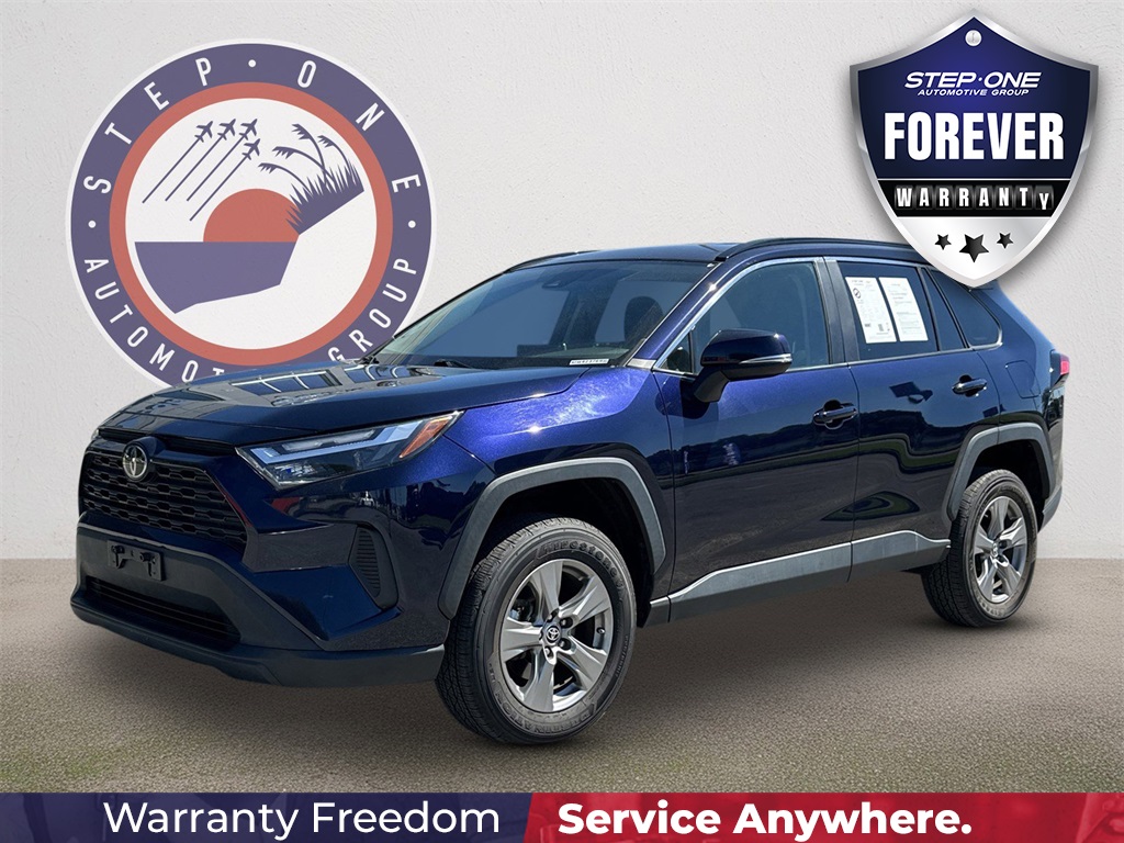 2024 Toyota RAV4 XLE's photo