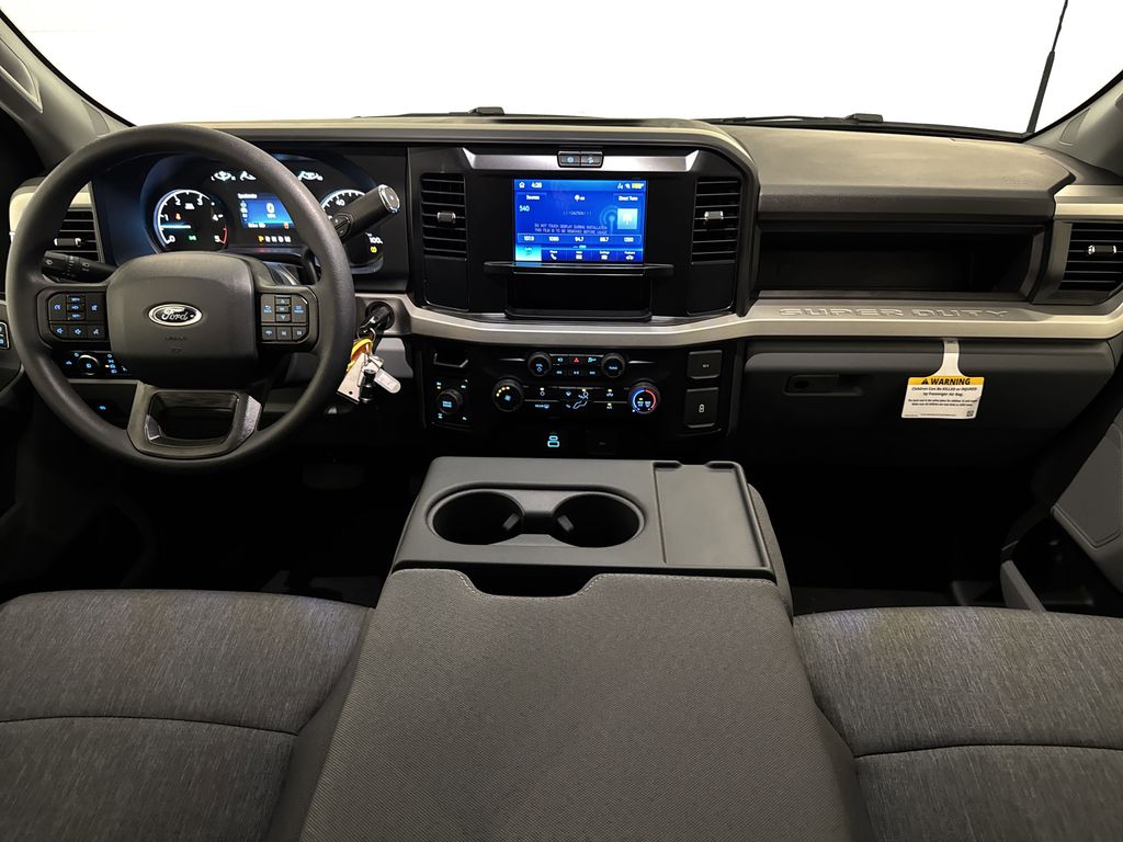 2025 Ford F-250 photo 4