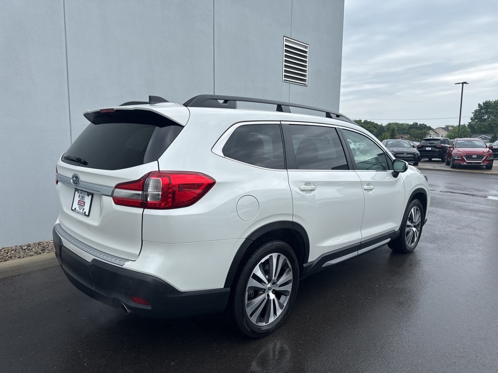 2022 Subaru Ascent Limited photo 2