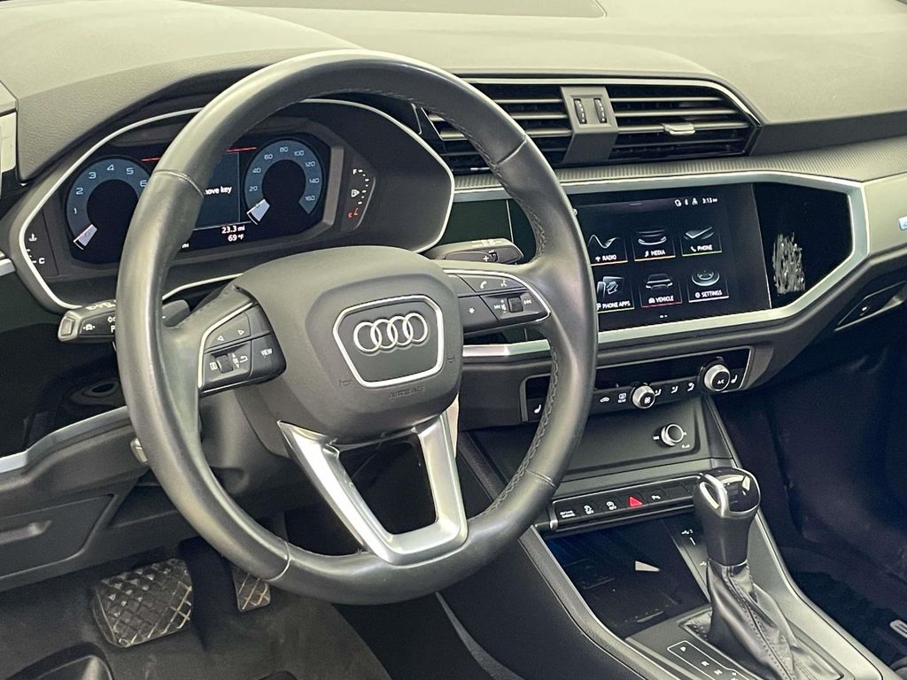 2022 Audi Q3 S line Premium Plus photo 4