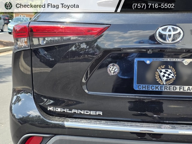 2023 Toyota Highlander XLE photo 16