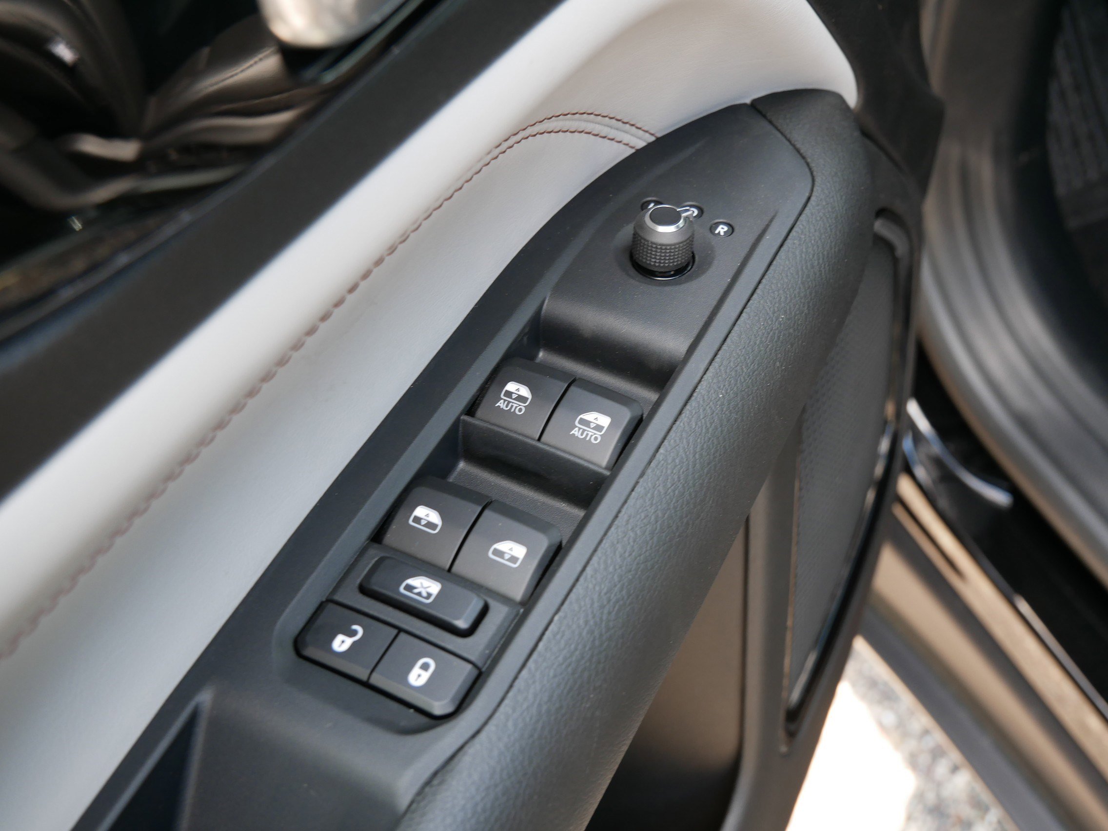 2025 Jeep Compass Limited photo 11